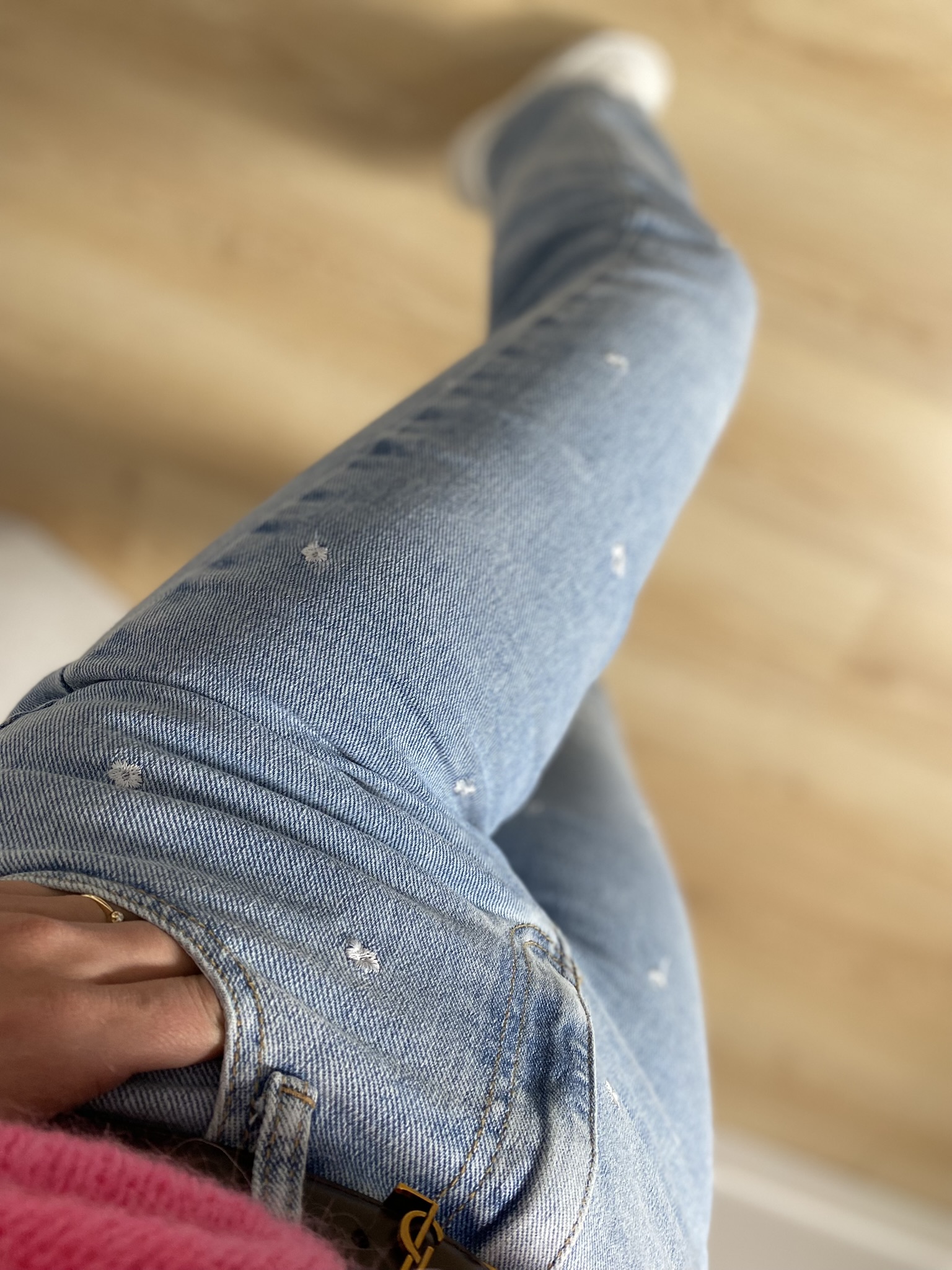 Jeansowe spodnie w stokrotki Straight Jeans - obrazek 3
